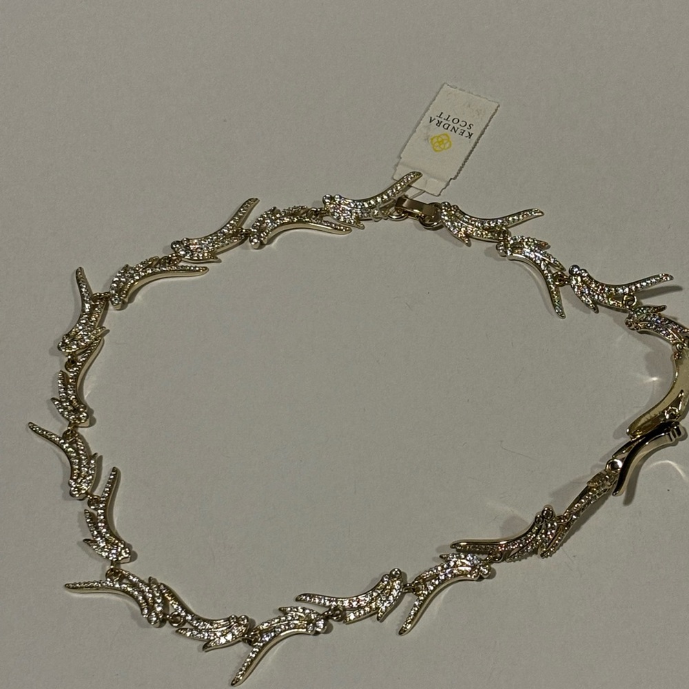 Kendra Scott necklace